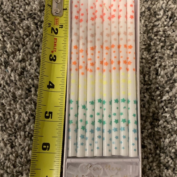 16 Meri Meri Rainbow Star Candles - Picture 3 of 4